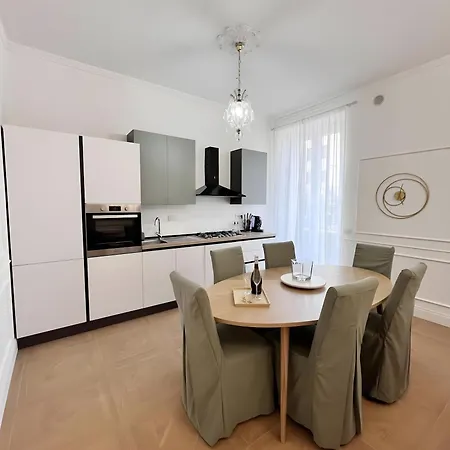 Bright Luxury Apartment-rome Apartman