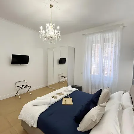Bright Luxury Apartment-rome アパート ローマ
